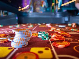 index togel mobile app interface showing slot games and live-dealer access